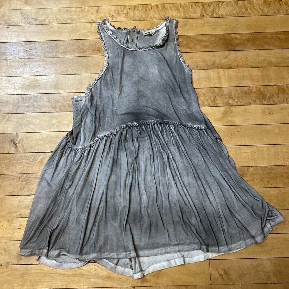 POL Gray Sleeveless Blouse